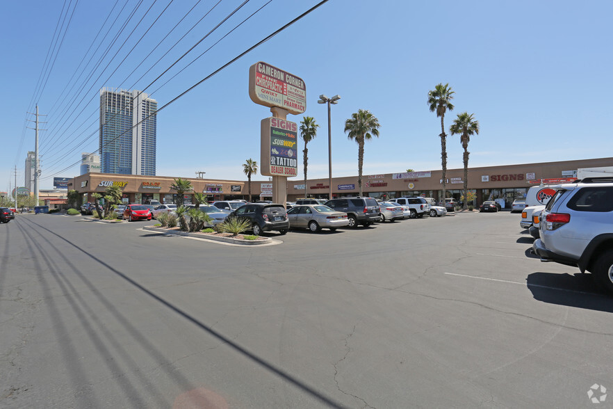 4551-4583 W Flamingo Rd, Las Vegas, NV for lease - Primary Photo - Image 1 of 1