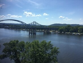 332 Front St S, La Crosse, WI for lease Building Photo- Image 2 of 2