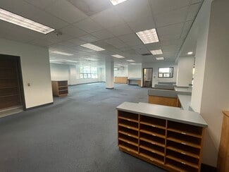 More details for 355 Kinoole St, Hilo, HI - Office for Lease