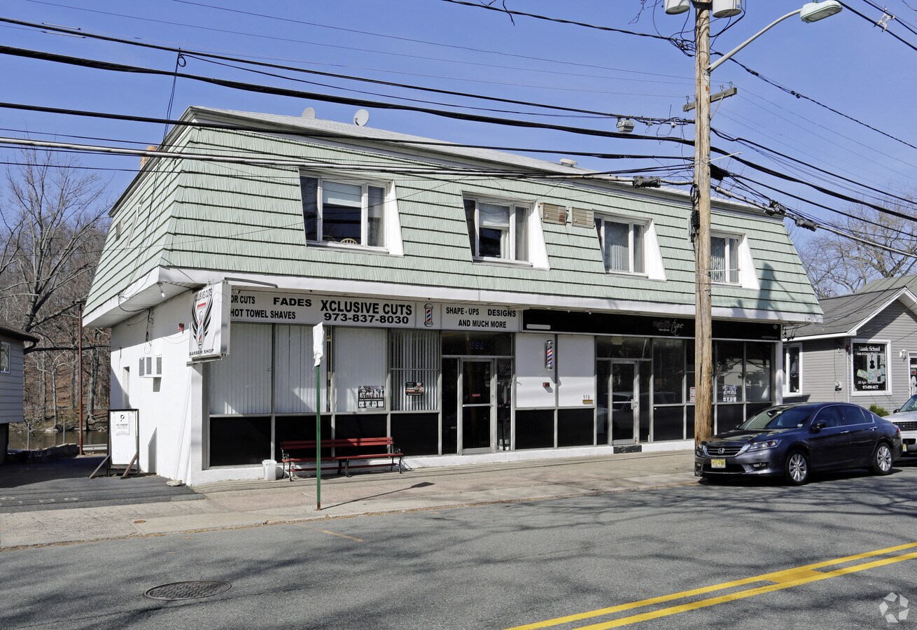 958 McBride Ave, Woodland Park, NJ 07424