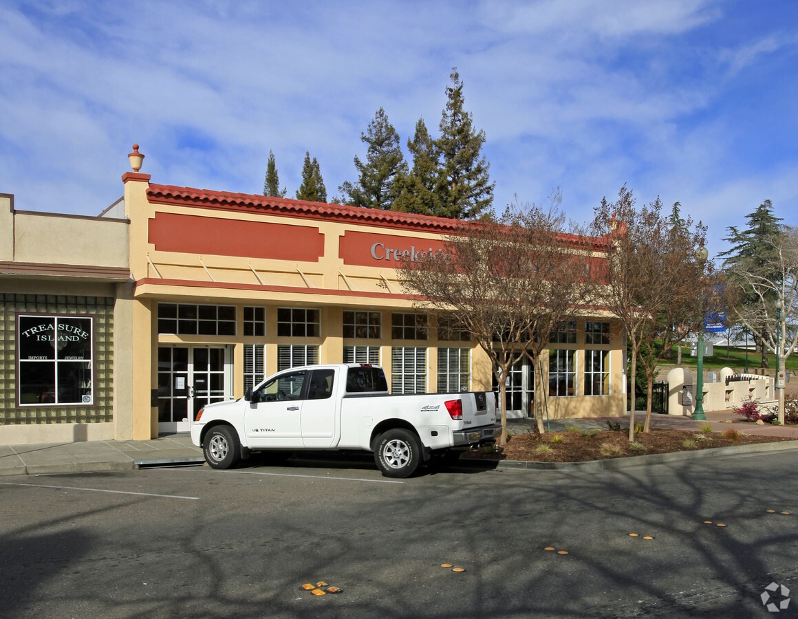 555 Main St, Vacaville, CA 95688 Property Record