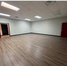2701 SE Otis Corley Dr, Bentonville, AR for lease Interior Photo- Image 2 of 7