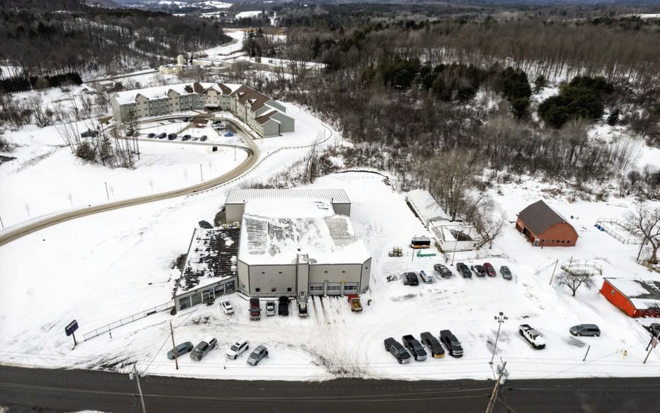 511 N Perry St, Johnstown, NY for sale - Building Photo - Image 1 of 81