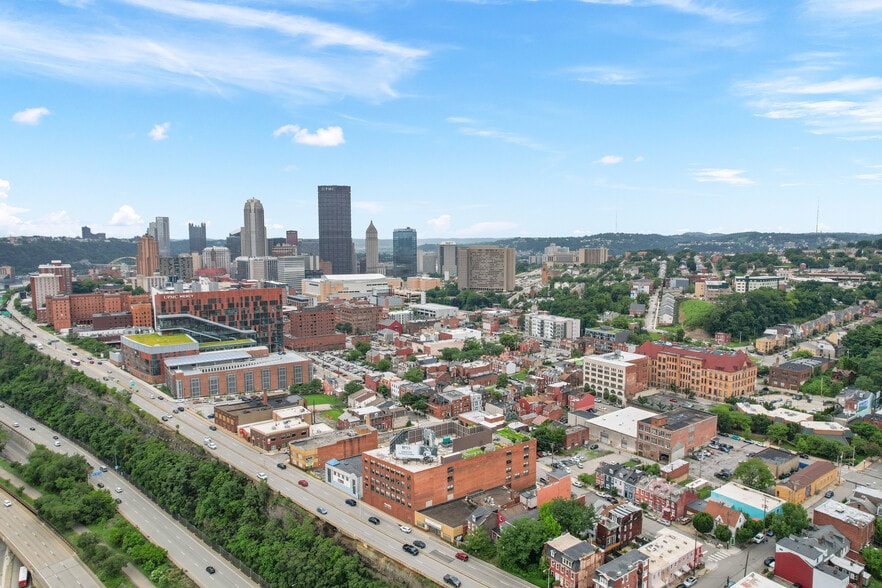 1825 Boulevard of the Allies, Pittsburgh, PA for lease - Building Photo - Image 3 of 22