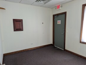 30 Uno Cir, Joliet, IL for lease Building Photo- Image 2 of 4