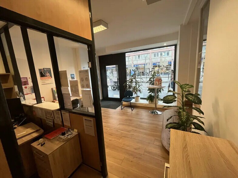 Retail in Strasbourg for sale - Building Photo - Image 3 of 5
