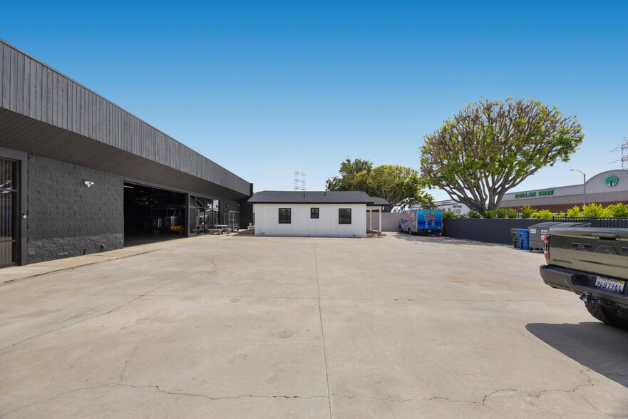 14128 Paramount Blvd, Paramount, CA for sale - Building Photo - Image 3 of 33