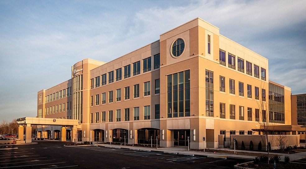 13420 N Meridian St, Carmel, IN for lease - Primary Photo - Image 2 of 14