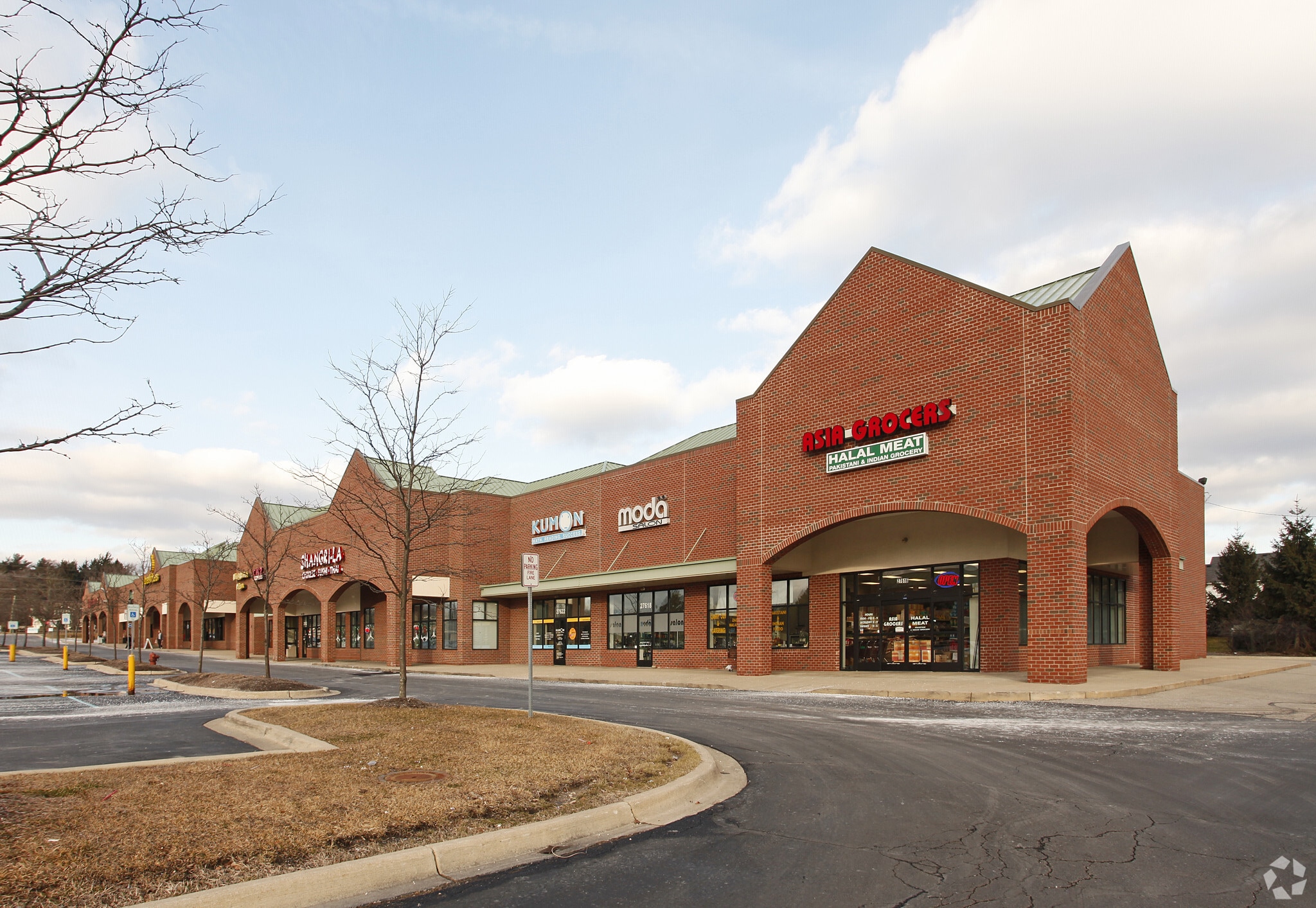 27592-27700 Middlebelt Rd, Farmington Hills, MI for lease Building Photo- Image 1 of 28