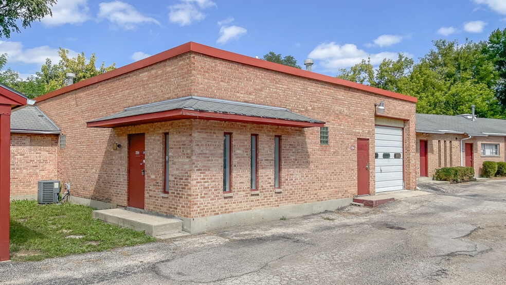 204 N 13th Steet, Saint Charles, IL for lease - Building Photo - Image 2 of 10