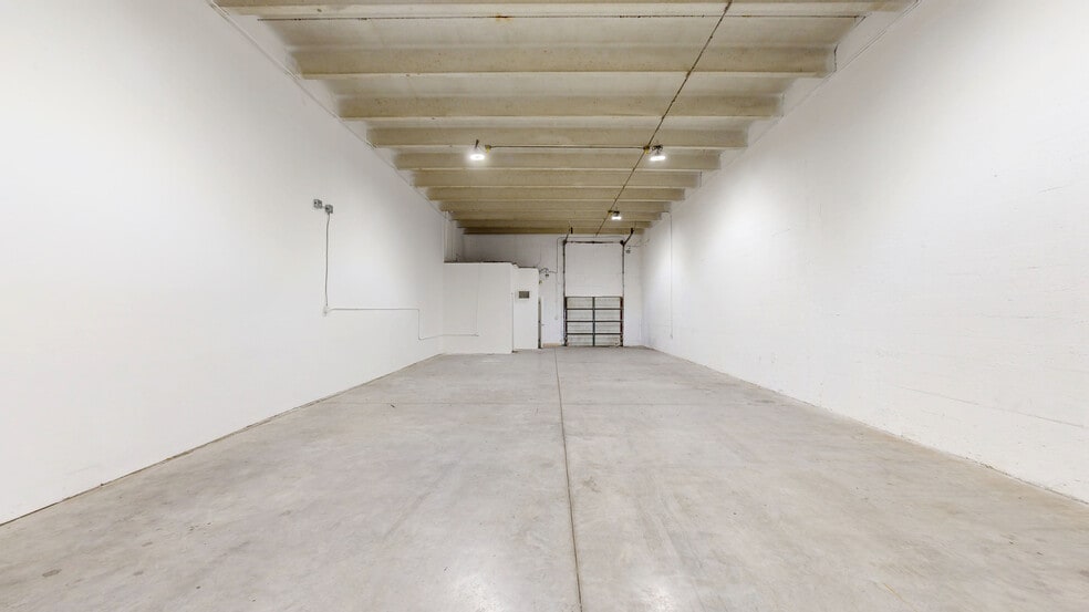 7506-7560 NW 70th St, Miami, FL for lease - Matterport 3D Scan - Image 3 of 29