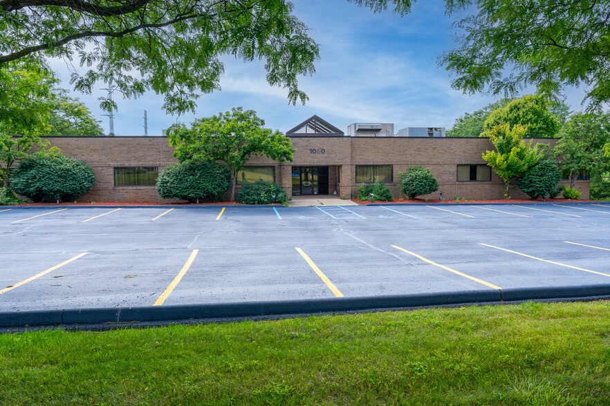 Silverbell Technology Park portfolio of 2 properties for sale on LoopNet.com - Building Photo - Image 3 of 24