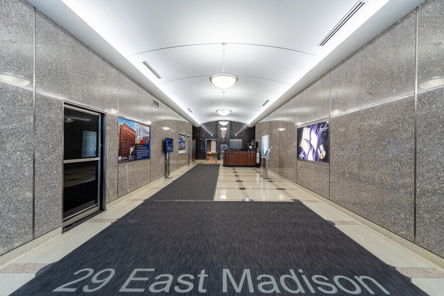29 E Madison St, Chicago, IL for lease - Lobby - Image 2 of 9