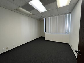 725 E Cochran St, Simi Valley, CA for lease Interior Photo- Image 2 of 3