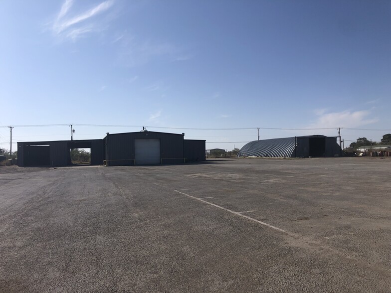 8439 W University Blvd, Odessa, TX for lease - Primary Photo - Image 3 of 32