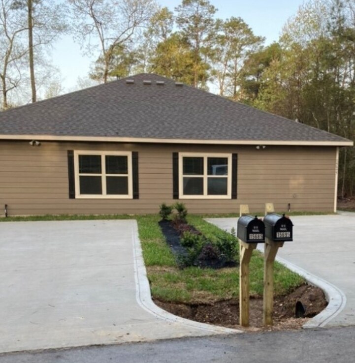 15685 Pecan Dr, Montgomery, TX for sale Primary Photo- Image 1 of 2