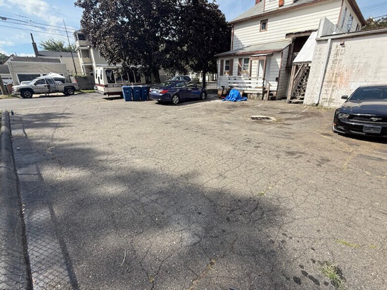 2310 E Main St, Bridgeport, CT for sale - Building Photo - Image 2 of 11