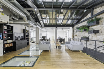 Office in Paris for lease Interior Photo- Image 2 of 7