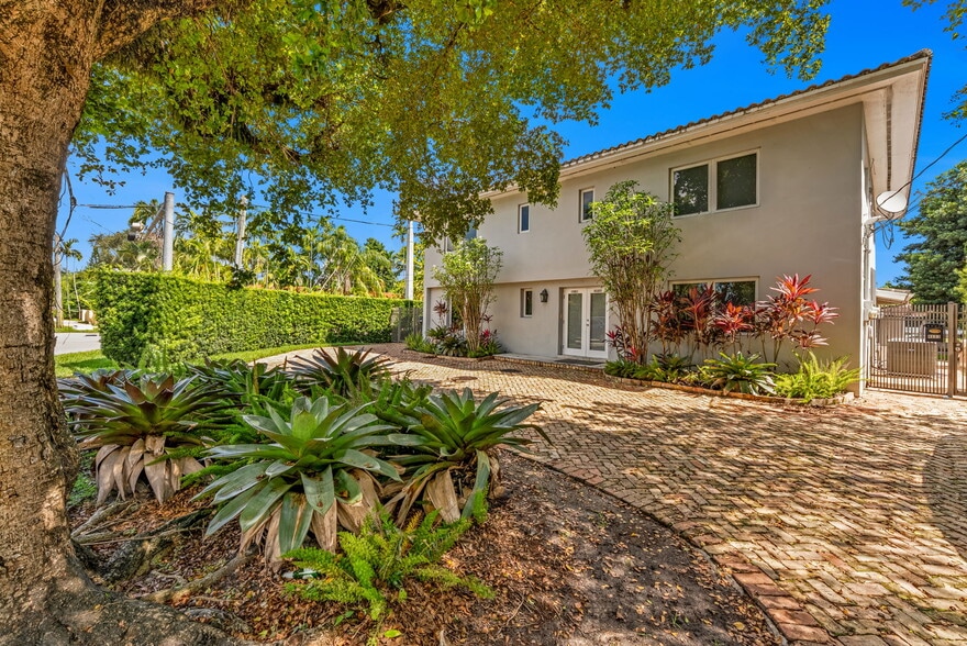 4801 University Dr, Coral Gables, FL for sale - Primary Photo - Image 1 of 49