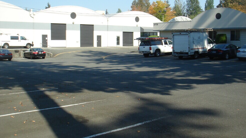 20630 56th Ave W, Lynnwood, WA for sale - Building Photo - Image 2 of 5