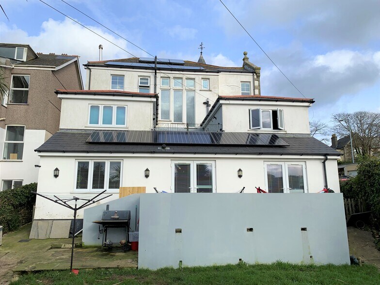 42 Clinton Rd, Redruth, TR15 2QE Lansdowne Guest House