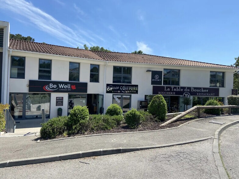 Office in Le Tholonet for sale - Building Photo - Image 1 of 3