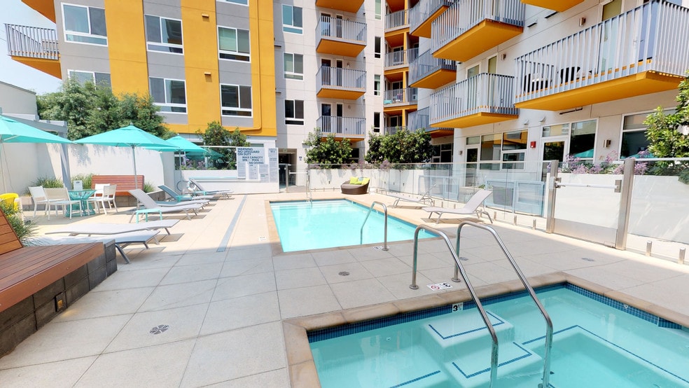 424 W Pico Blvd, Los Angeles, CA for sale - Matterport 3D Scan - Image 3 of 147