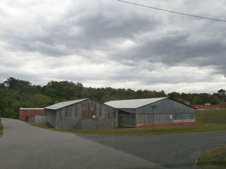 501 E Naomi St, Randleman, NC for lease - Building Photo - Image 2 of 16