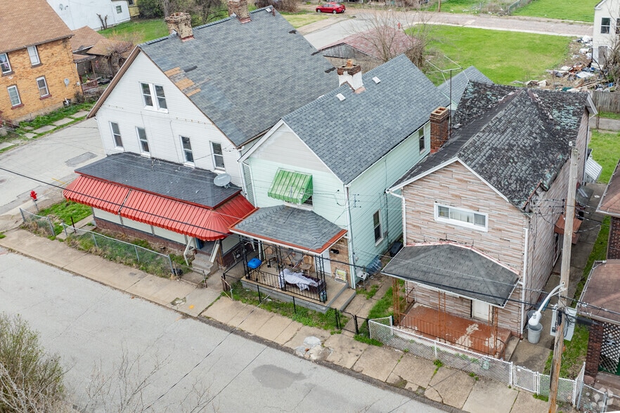 30 Erwin St, Duquesne, PA for sale - Building Photo - Image 2 of 5