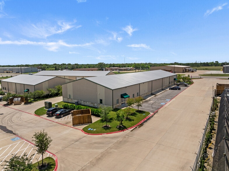 10265 State Highway 30, Bryan, TX for lease - Building Photo - Image 2 of 6