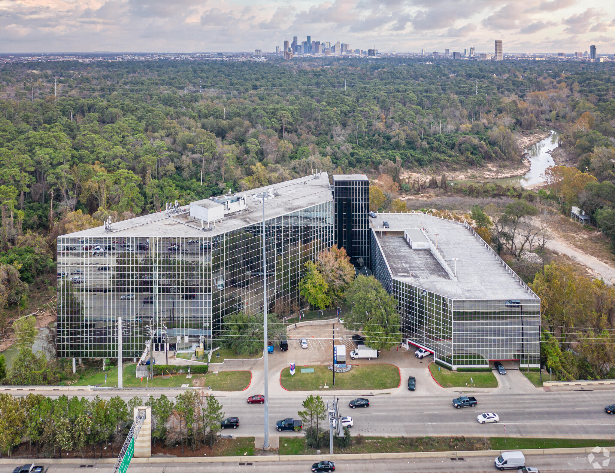 1001 West Loop South, Houston, TX for lease Primary Photo- Image 1 of 11