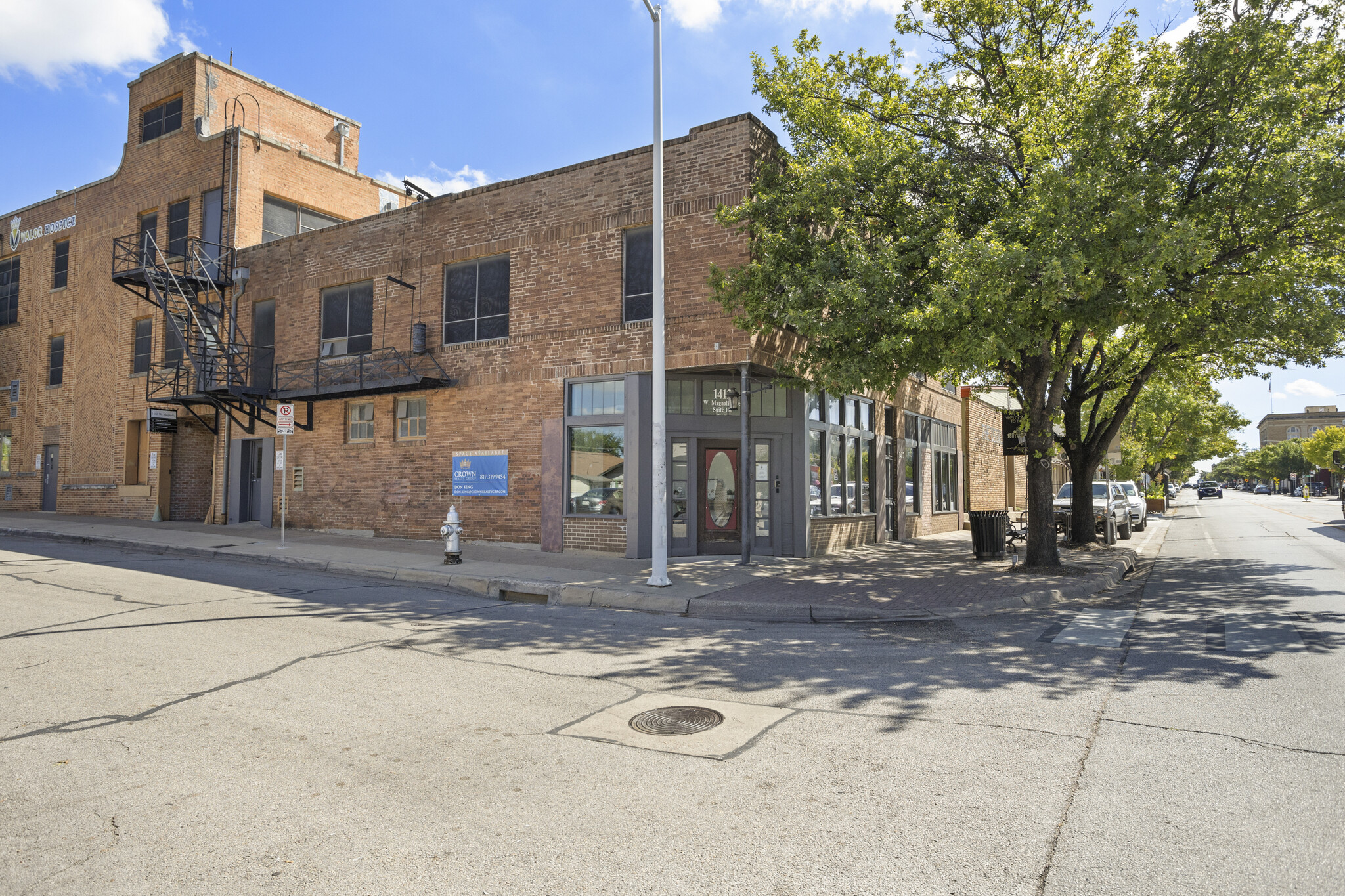 1412 W Magnolia Ave, Fort Worth, TX for lease Building Photo- Image 1 of 10