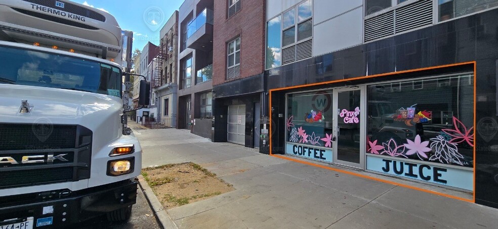 387 Manhattan Ave, Brooklyn, NY for lease - Building Photo - Image 2 of 2