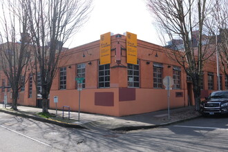 555 NW 12th Ave, Portland, OR for lease Building Photo- Image 2 of 7