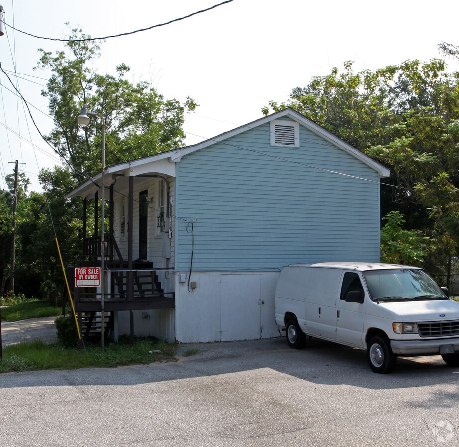 3768 Moffett Rd, Mobile, AL 36618