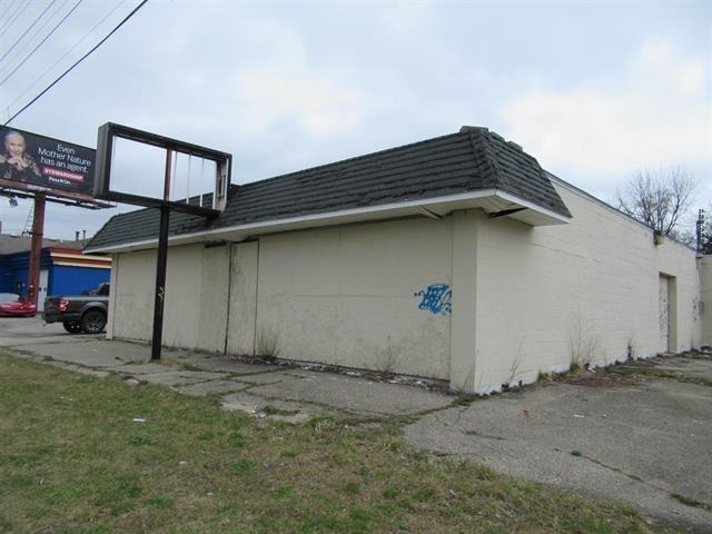 3026 Flushing Rd, Flint, MI for sale - Building Photo - Image 1 of 6