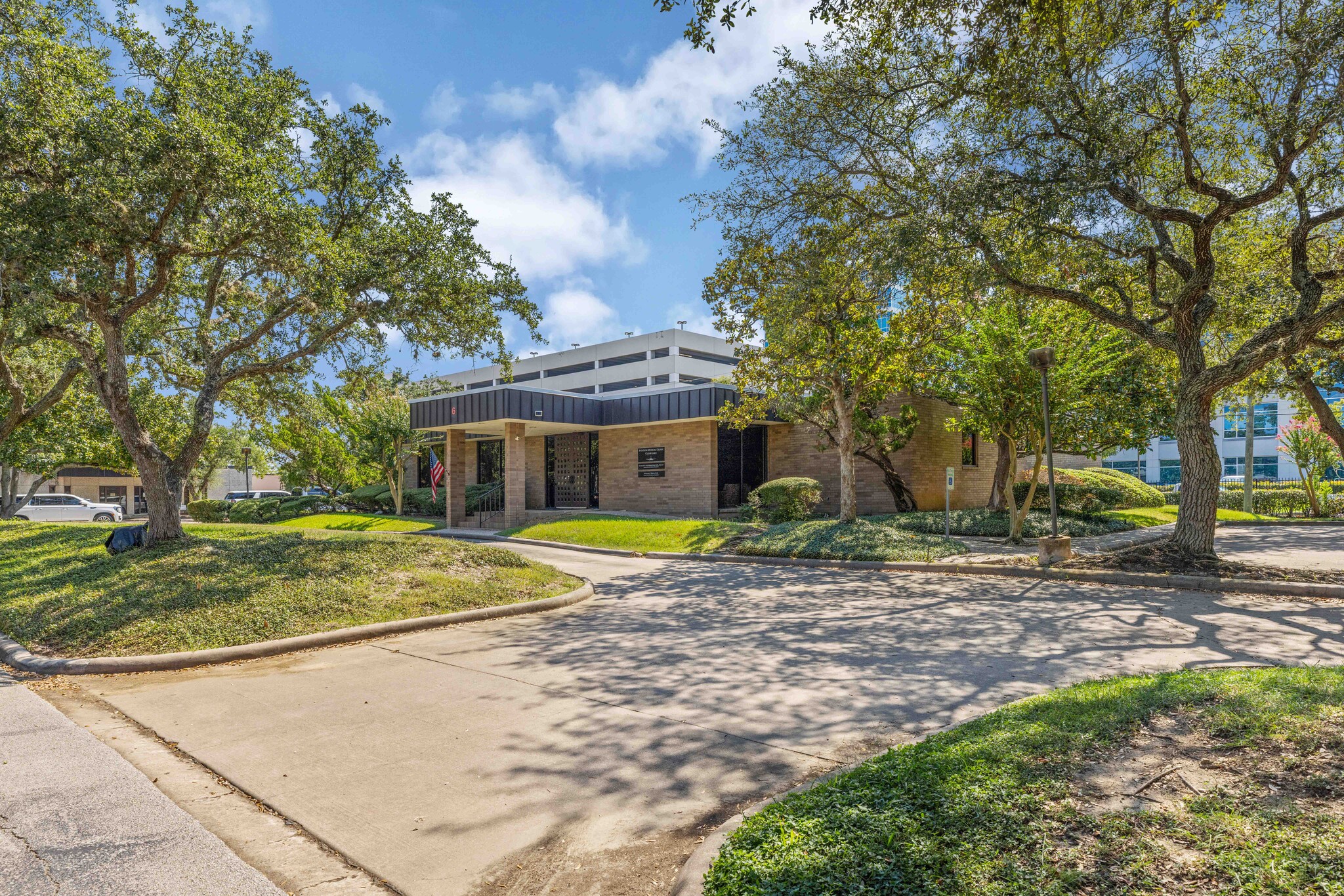 6 Professional Park Dr, Webster, TX for sale Building Photo- Image 1 of 18