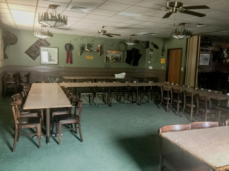 1109 E 1st St, Newton, KS for sale - Interior Photo - Image 1 of 1