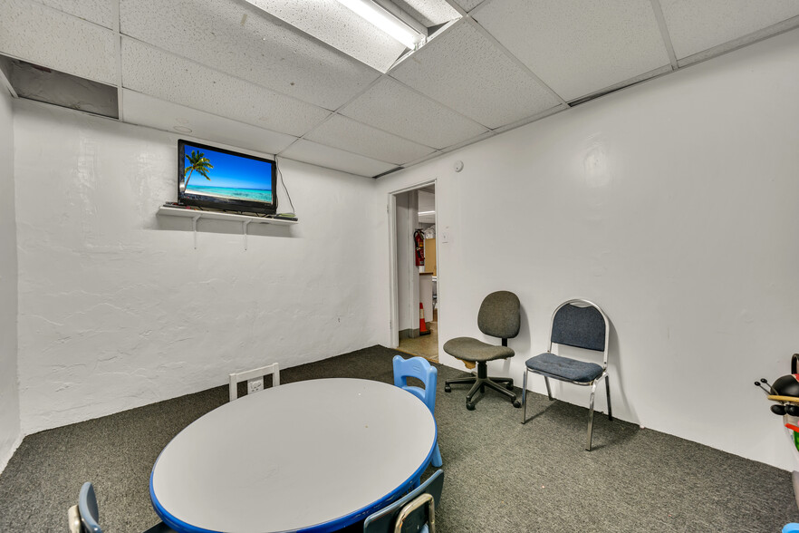 6114-6120 N Figueroa St, Los Angeles, CA for lease - Building Photo - Image 3 of 33