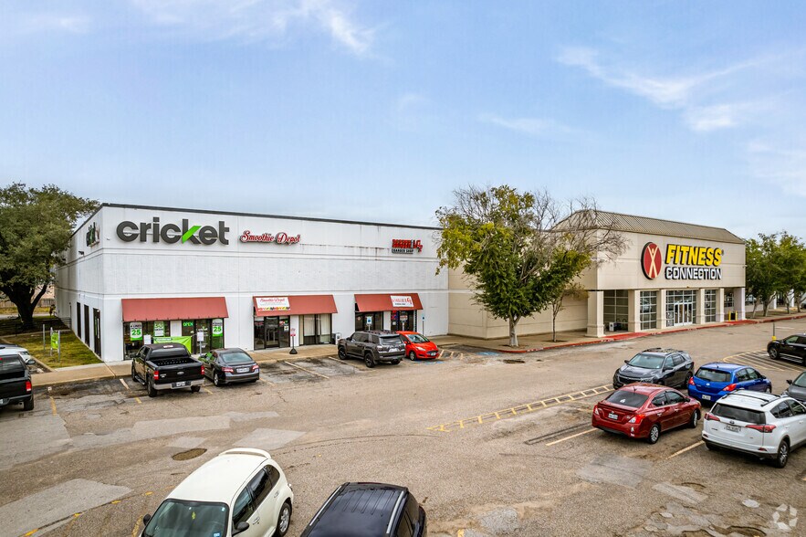 70427098 St, Houston, TX 77036