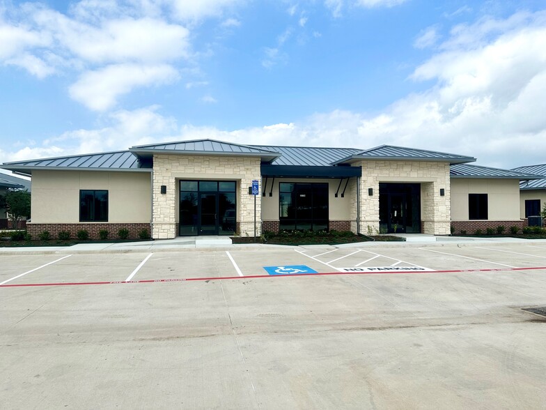 3116 Capital Way, Fort Worth, TX for lease - Building Photo - Image 1 of 18