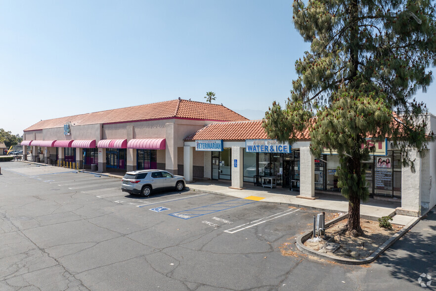 9251-9255 Sierra Ave, Fontana, CA for lease - Primary Photo - Image 1 of 7