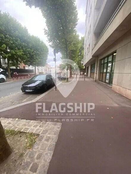 Retail in Le Pré-Saint-Gervais for lease - Building Photo - Image 2 of 2