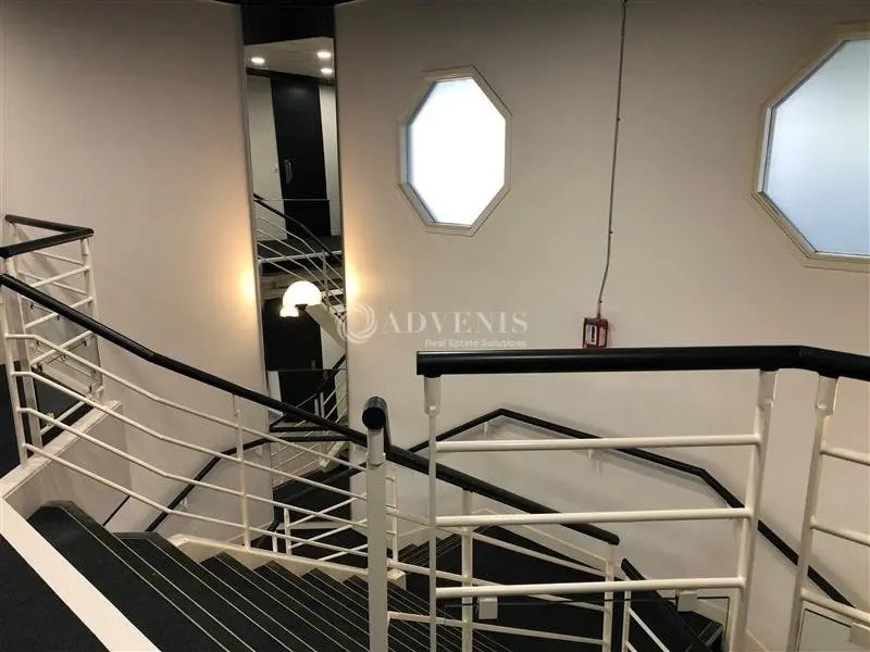 Flex in Trappes for lease Interior Photo- Image 1 of 1