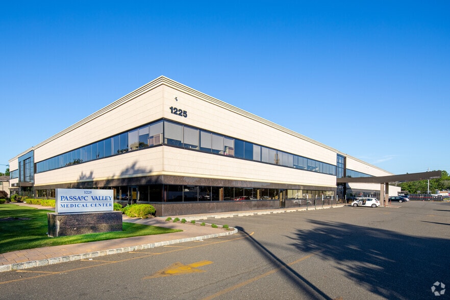 1225 McBride Ave, Woodland Park, NJ for lease - Primary Photo - Image 2 of 5