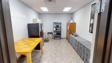 5820 S Pecos Rd, Las Vegas, NV for lease Building Photo- Image 2 of 8