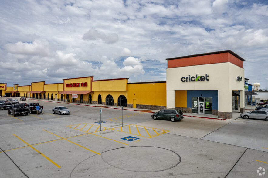 4951-4985 Ayers St, Corpus Christi, TX for sale - Building Photo - Image 1 of 1