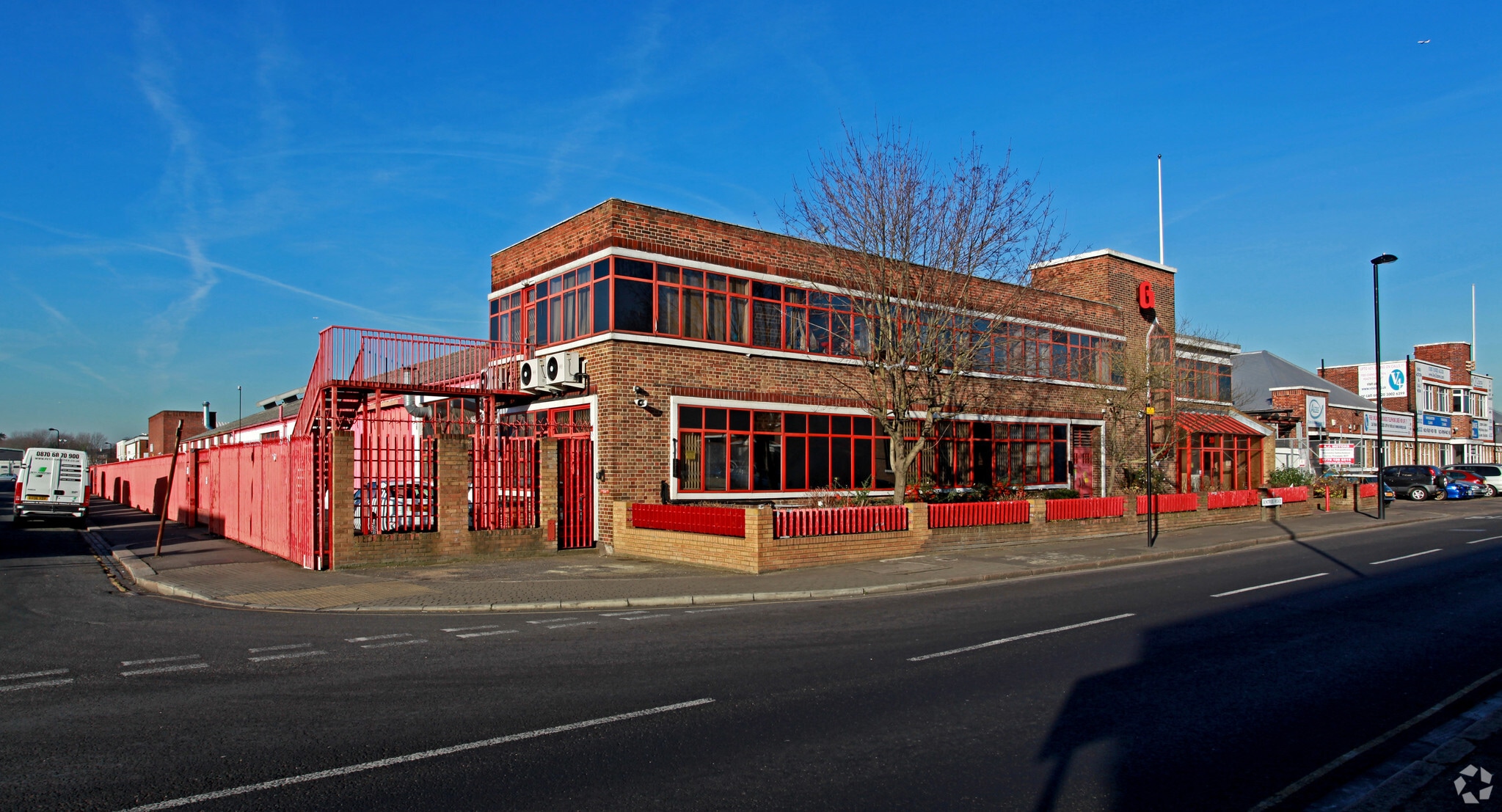 Bilton Road, Park Royal (UB6 7DB) portfolio of 3 properties for sale on LoopNet.com Primary Photo- Image 1 of 4