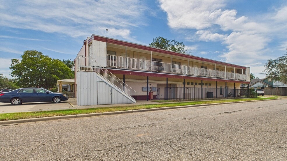 2123 15th St, Lubbock, TX for sale - Building Photo - Image 2 of 67