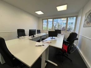 Office in Neuilly-Sur-Seine for lease Interior Photo- Image 1 of 5